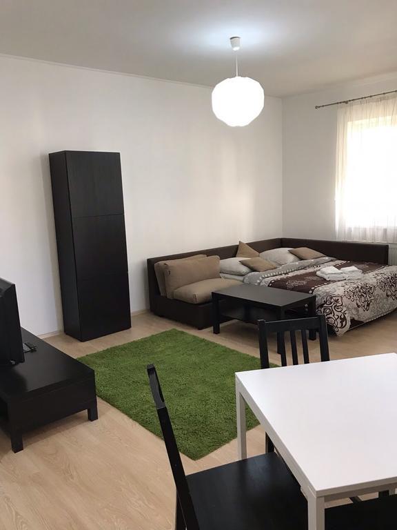 Gil Apartments, Квартира Студия В Самом Центре Пл Петефи Uzjhorod Eksteriør billede
